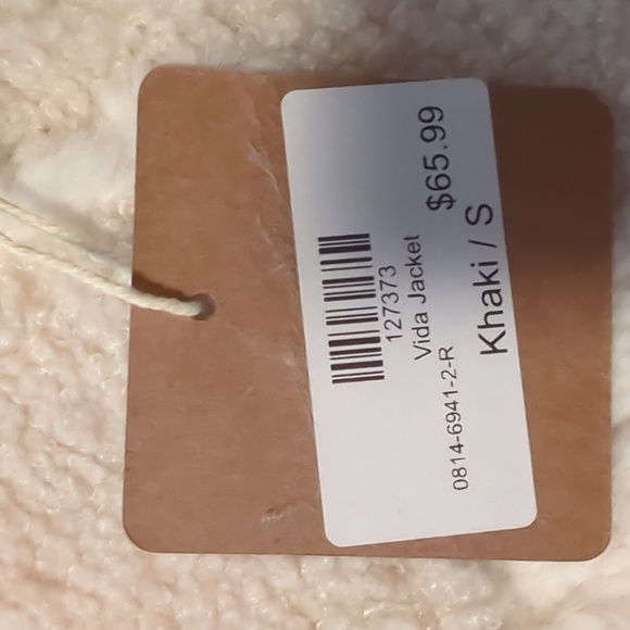 Short ,Chenille like button up Jacket - Picture 8 of 8